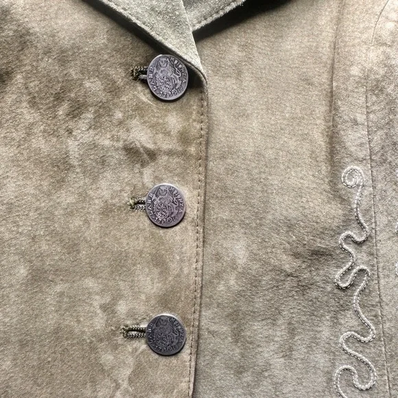 Vintage, Sz 4, custom, olive green genuine Suede Leather suit with Embroidery. - Picture 14 of 15